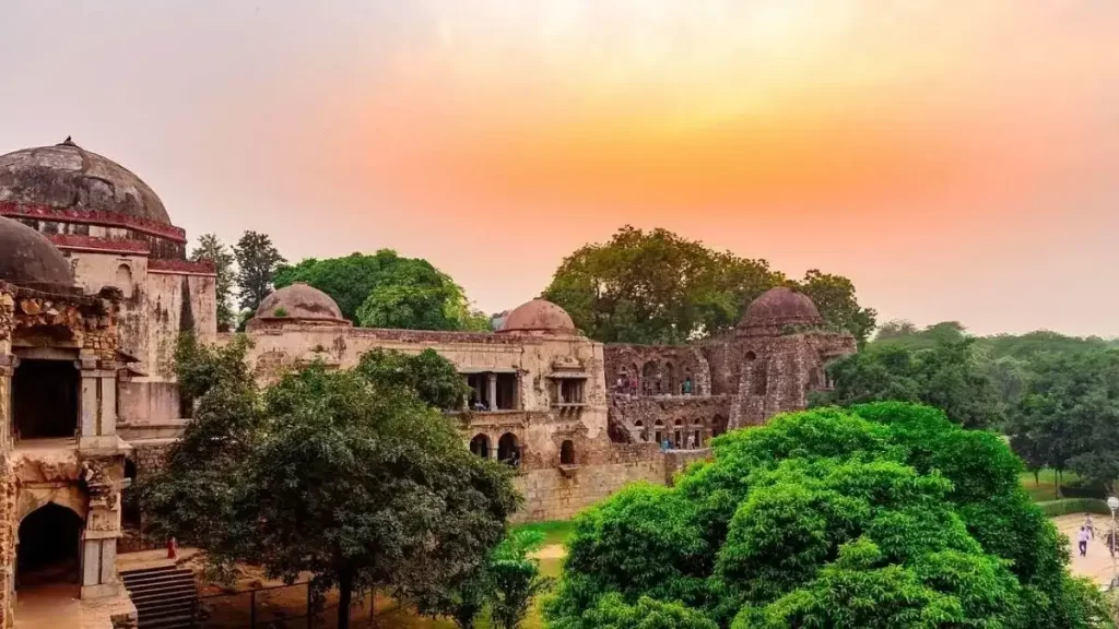 Hauz Khas Village and Deer Park Walk