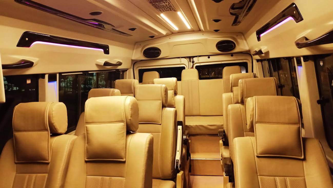 14 Seater Tempo Traveller